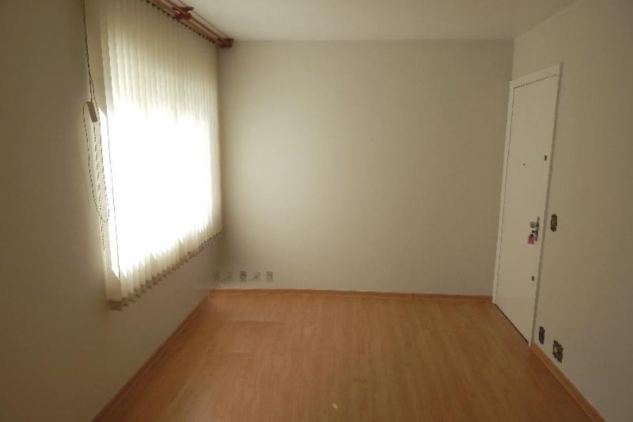Apartamento com 59m², 2 dormitórios, no bairro Lourdes em Caxias do Sul para Comprar