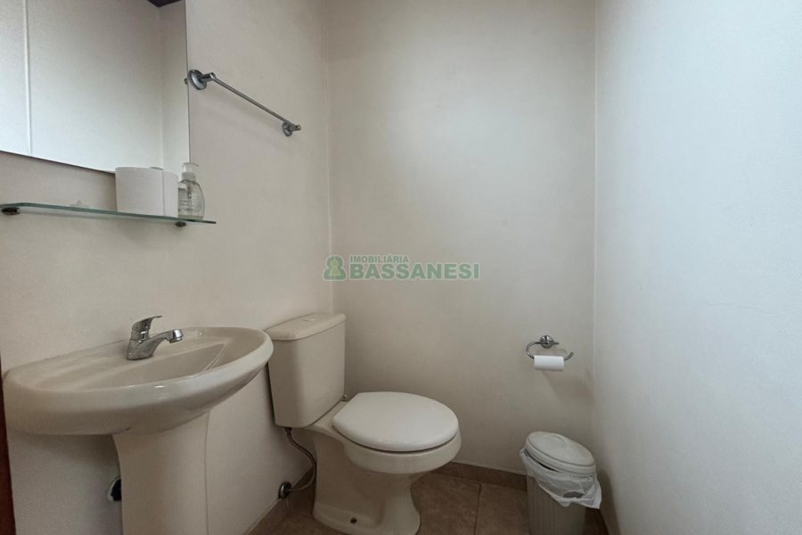 Loja com 980m², 6 vagas, no bairro Centro em Caxias do Sul para Alugar