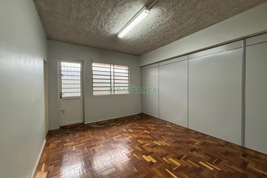 Loja com 980m², 6 vagas, no bairro Centro em Caxias do Sul para Alugar