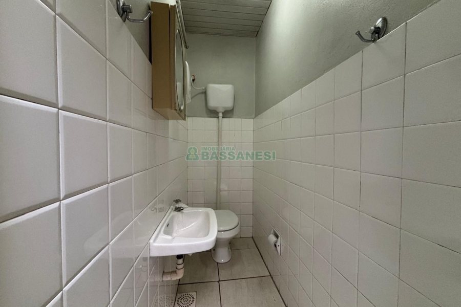 Loja com 980m², 6 vagas, no bairro Centro em Caxias do Sul para Alugar