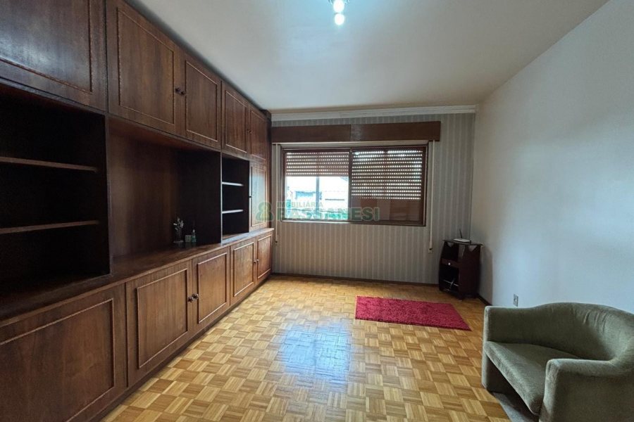 Loja com 980m², 6 vagas, no bairro Centro em Caxias do Sul para Alugar