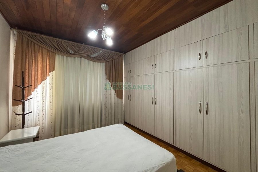 Loja com 980m², 6 vagas, no bairro Centro em Caxias do Sul para Alugar