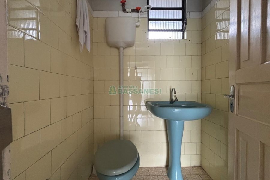 Loja com 980m², 6 vagas, no bairro Centro em Caxias do Sul para Alugar