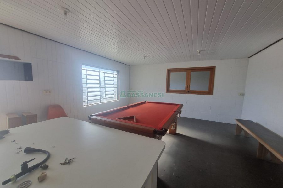 Pavilhão com 340m², no bairro Marechal Floriano em Caxias do Sul para Alugar