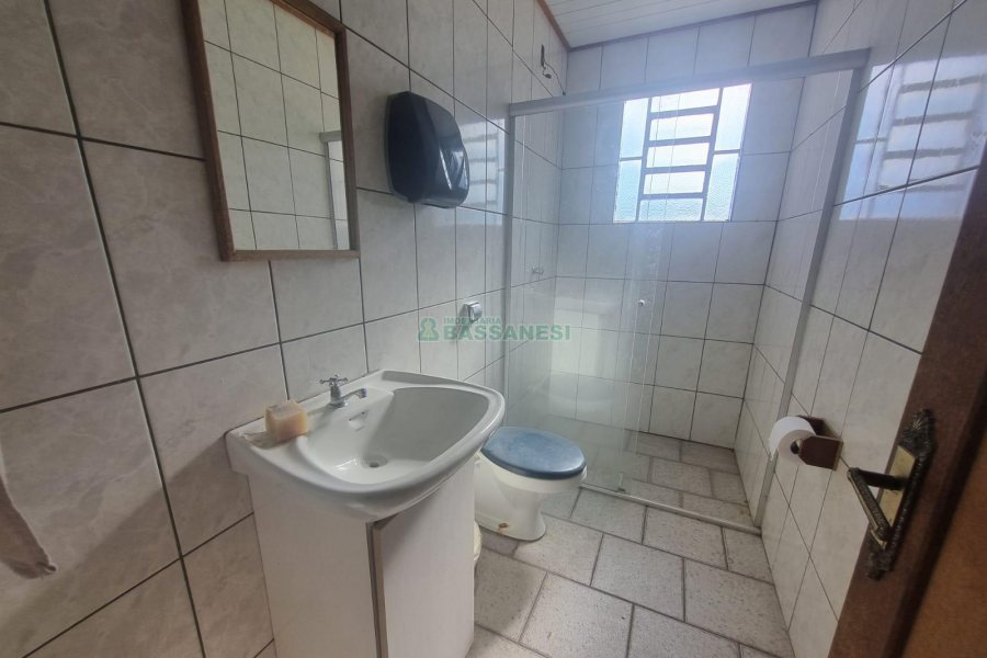 Pavilhão com 340m², no bairro Marechal Floriano em Caxias do Sul para Alugar