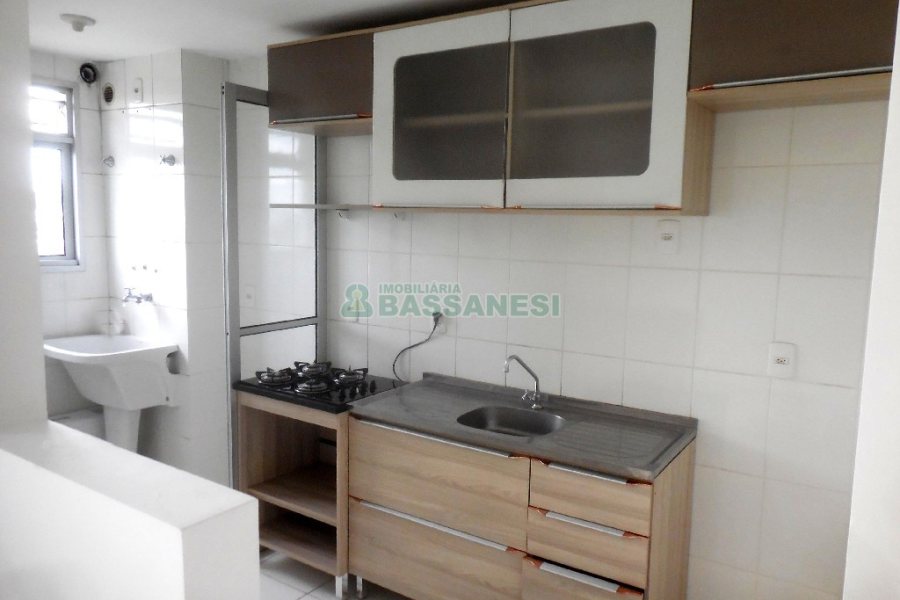 Apartamento com 53m², 2 dormitórios, 1 vaga, no bairro Lourdes em Caxias do Sul para Comprar