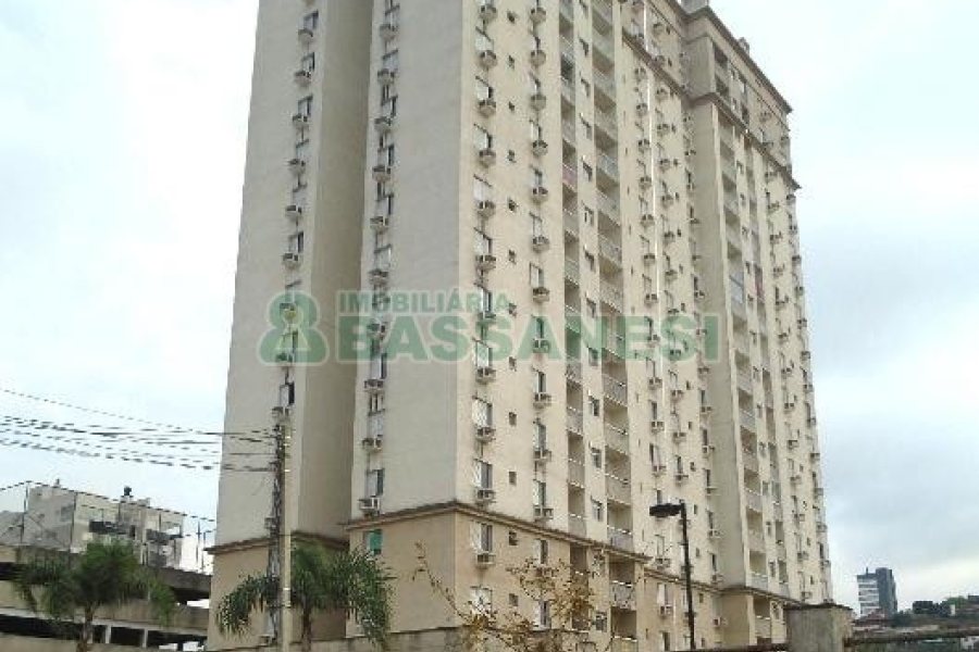 Apartamento com 53m², 2 dormitórios, 1 vaga, no bairro Lourdes em Caxias do Sul para Comprar