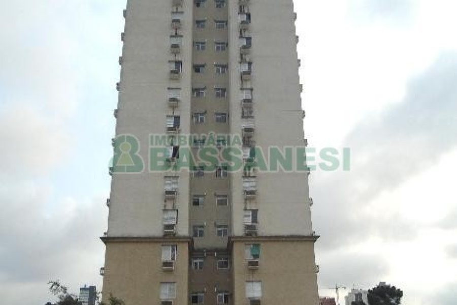 Apartamento com 53m², 2 dormitórios, 1 vaga, no bairro Lourdes em Caxias do Sul para Comprar