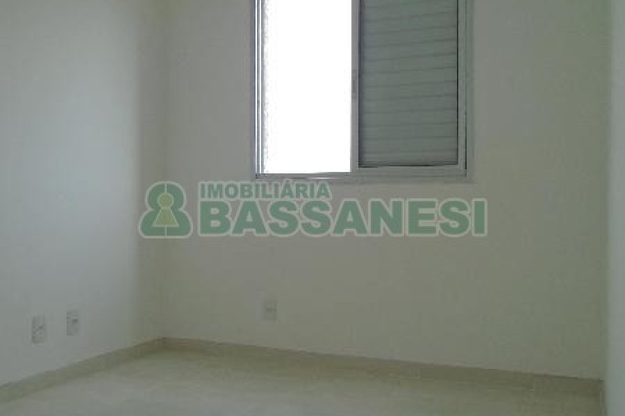Apartamento com 53m², 2 dormitórios, 1 vaga, no bairro Lourdes em Caxias do Sul para Comprar