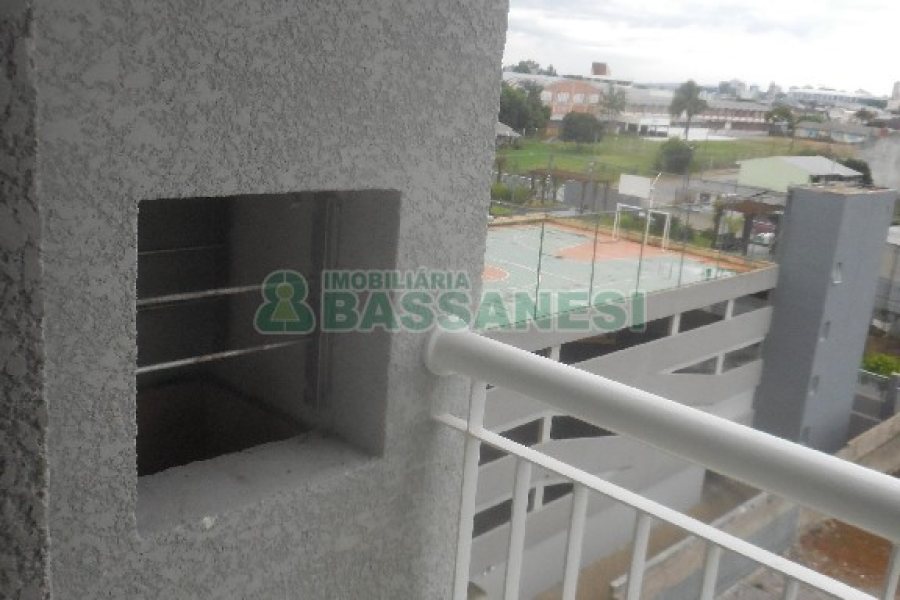 Apartamento com 53m², 2 dormitórios, 1 vaga, no bairro Lourdes em Caxias do Sul para Comprar