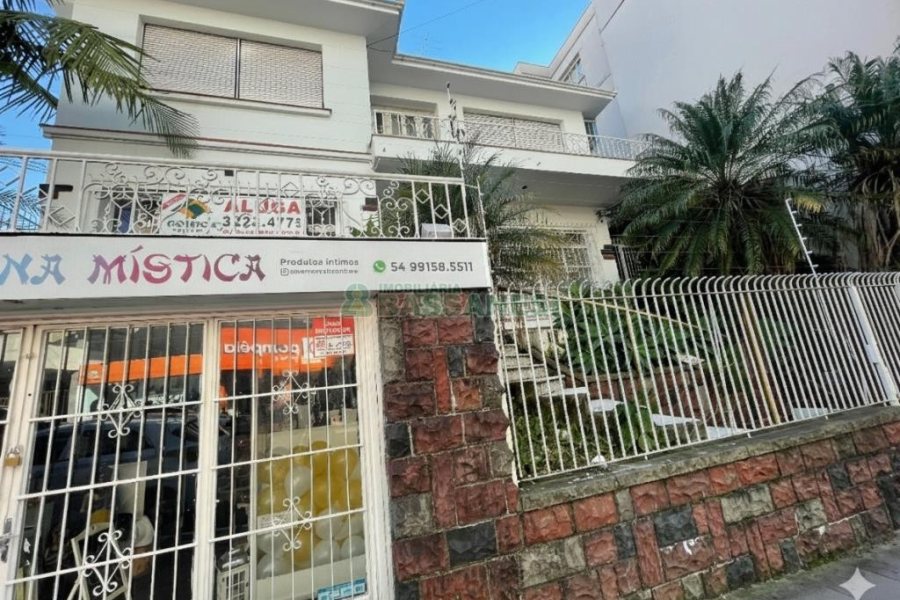 Casa com 300m², no bairro Centro em Caxias do Sul para Comprar