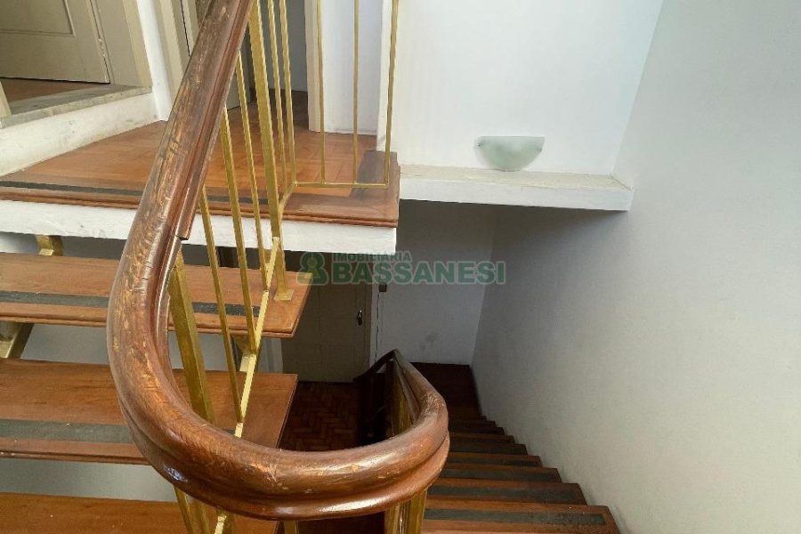 Casa com 300m², no bairro Centro em Caxias do Sul para Comprar