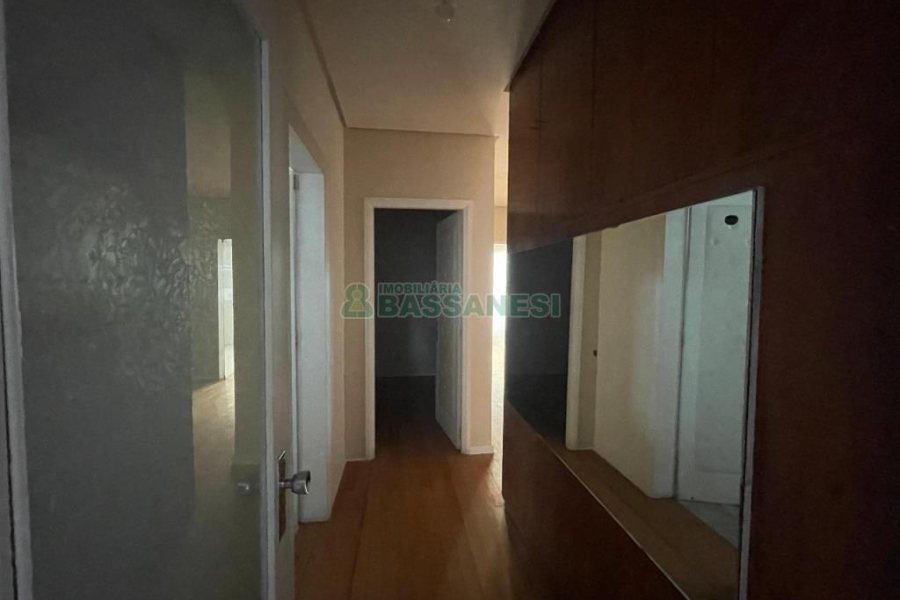 Casa com 300m², no bairro Centro em Caxias do Sul para Comprar