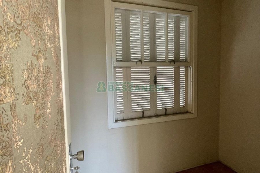Casa com 300m², no bairro Centro em Caxias do Sul para Comprar