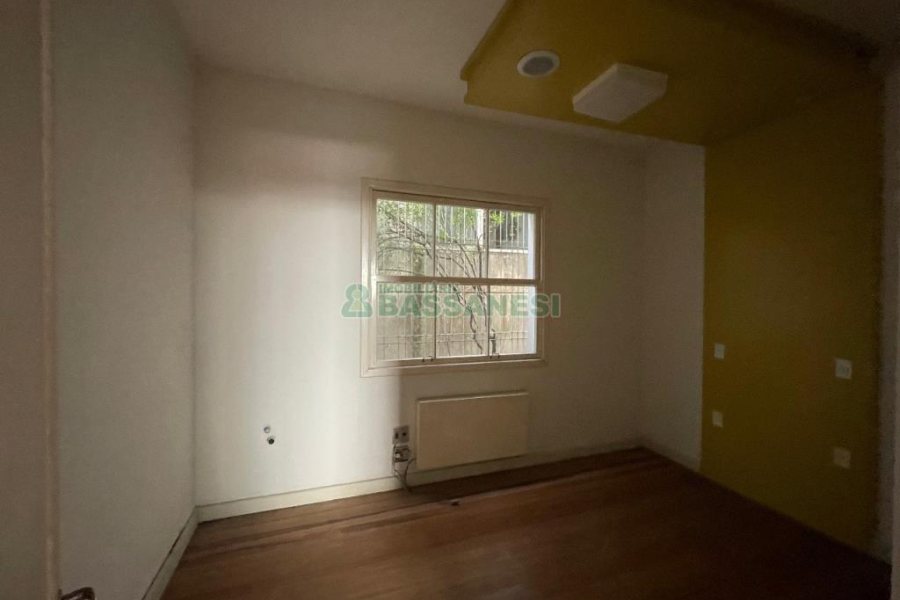 Casa com 300m², no bairro Centro em Caxias do Sul para Comprar