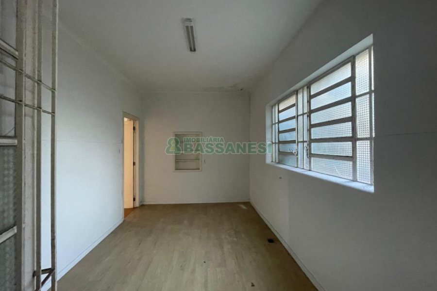 Casa com 300m², no bairro Centro em Caxias do Sul para Comprar