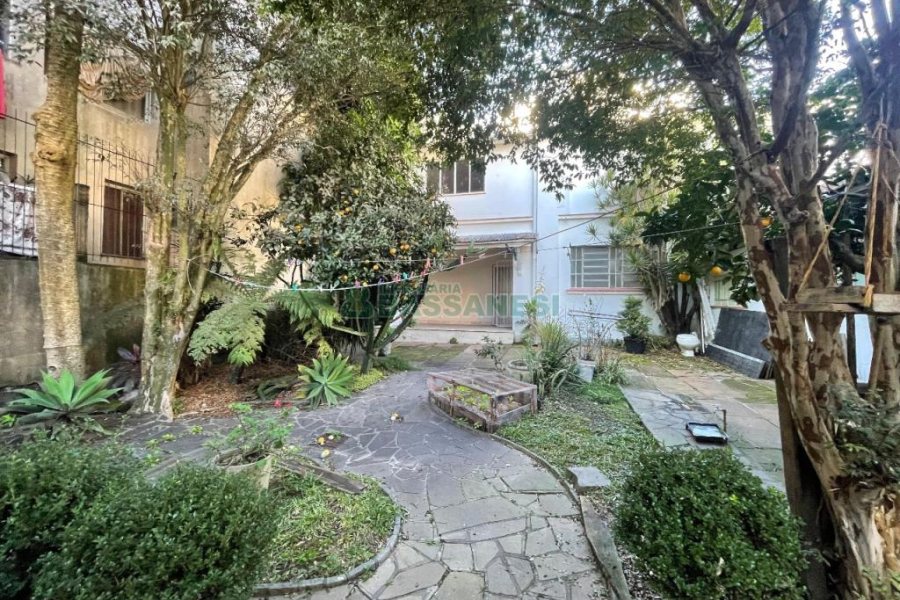 Casa com 300m², no bairro Centro em Caxias do Sul para Comprar