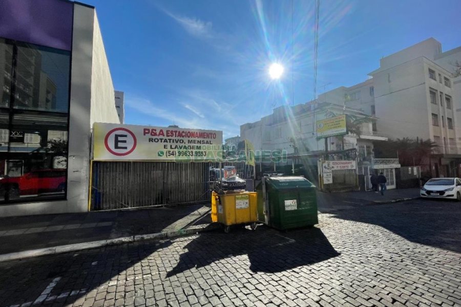 Casa com 300m², no bairro Centro em Caxias do Sul para Comprar