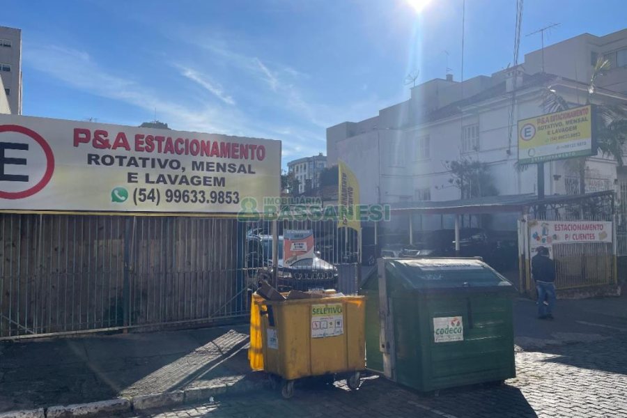 Casa com 300m², no bairro Centro em Caxias do Sul para Comprar