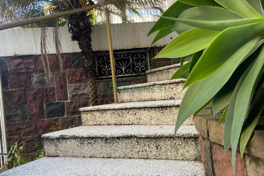 Casa com 300m², no bairro Centro em Caxias do Sul para Comprar