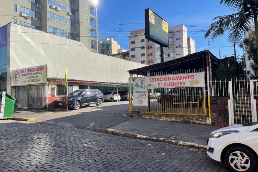 Casa com 300m², no bairro Centro em Caxias do Sul para Comprar