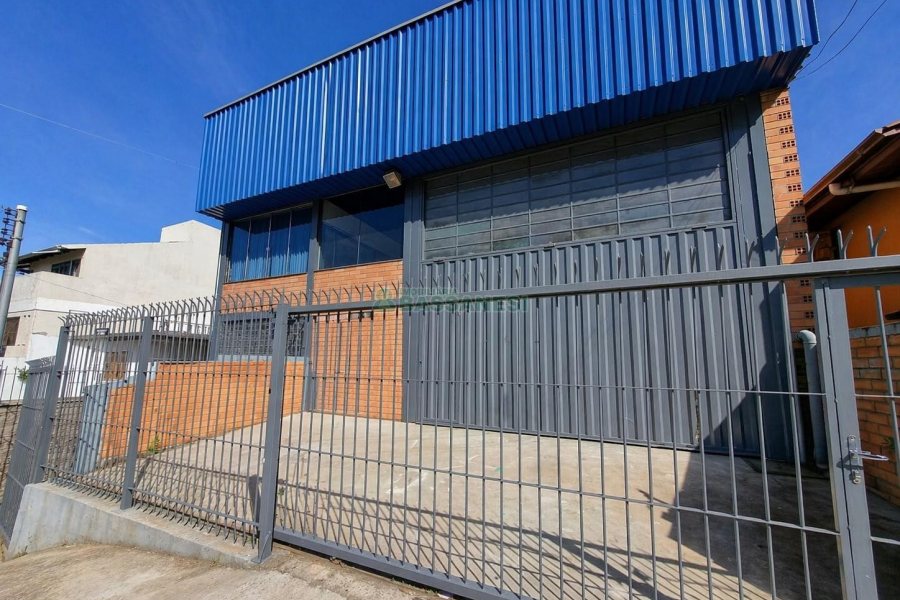 Pavilhão com 300m², no bairro Centenário em Caxias do Sul para Alugar