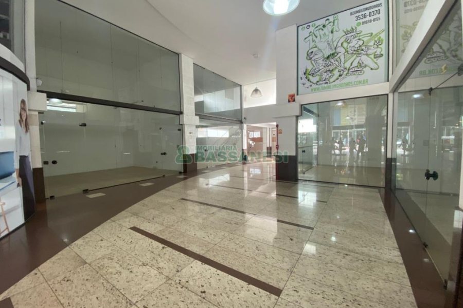Loja com 400m², no bairro Lourdes em Caxias do Sul para Alugar