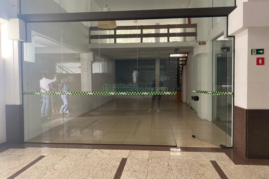 Loja com 400m², no bairro Lourdes em Caxias do Sul para Alugar