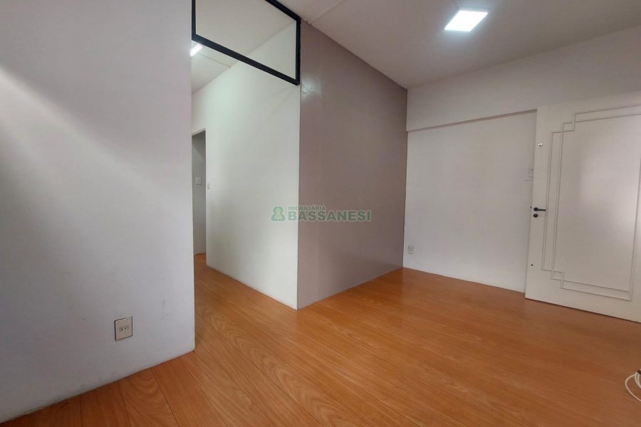 Sala com 55m², 1 vaga, no bairro Rio Branco em Caxias do Sul para Alugar