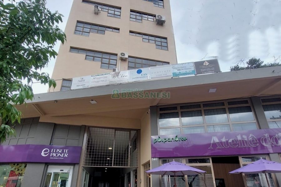 Sala com 55m², 1 vaga, no bairro Rio Branco em Caxias do Sul para Alugar