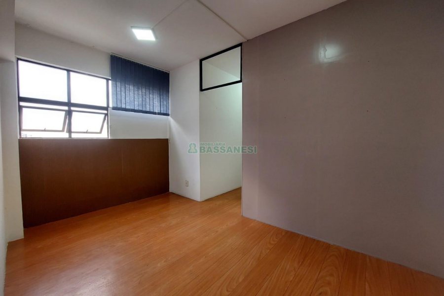 Sala com 55m², 1 vaga, no bairro Rio Branco em Caxias do Sul para Alugar