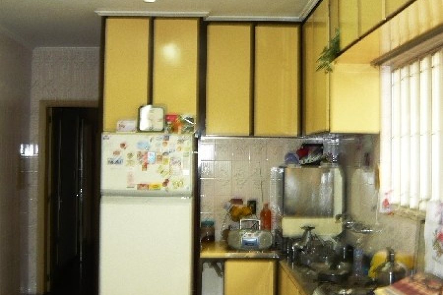 Casa com 250m², 4 dormitórios, 5 vagas, no bairro Pio X em Caxias do Sul para Comprar