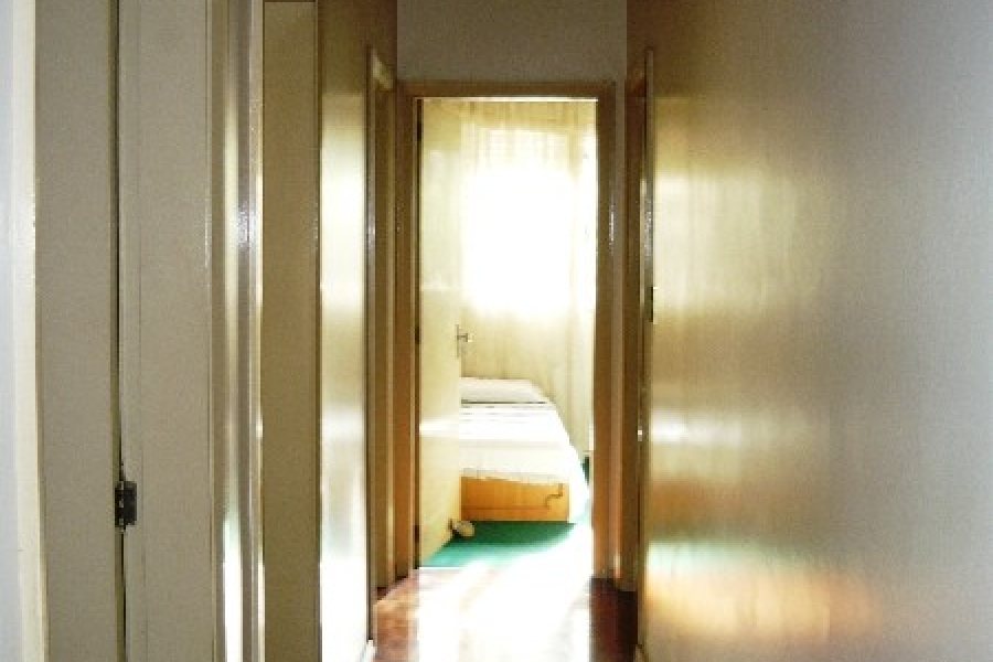 Casa com 250m², 4 dormitórios, 5 vagas, no bairro Pio X em Caxias do Sul para Comprar