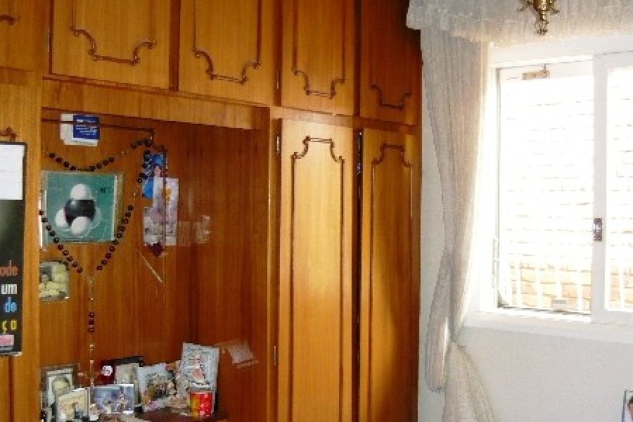 Casa com 250m², 4 dormitórios, 5 vagas, no bairro Pio X em Caxias do Sul para Comprar