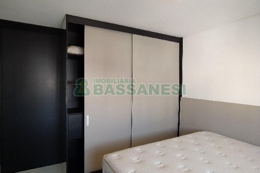 Apto Mobiliado com 54m², 1 dormitório, 1 vaga, no bairro Centro em Caxias do Sul para Alugar