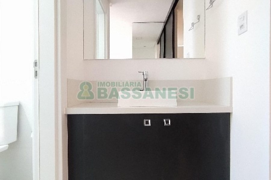 Apto Mobiliado com 54m², 1 dormitório, 1 vaga, no bairro Centro em Caxias do Sul para Alugar