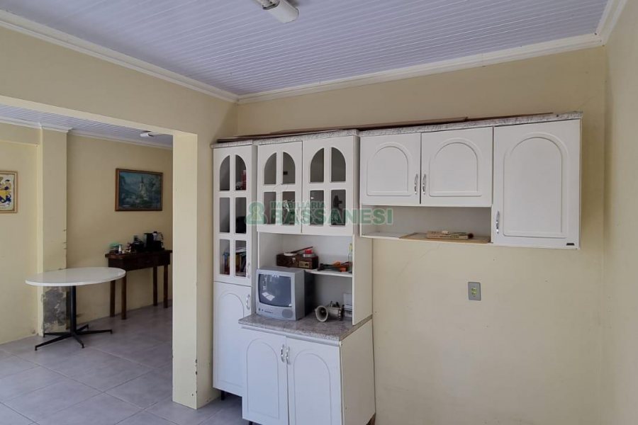 Casa com 320m², 8 dormitórios, 5 vagas, no bairro Bela Vista em Caxias do Sul para Comprar