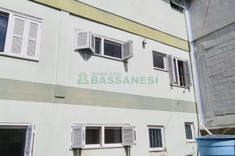 Casa com 320m², 8 dormitórios, 5 vagas, no bairro Bela Vista em Caxias do Sul para Comprar