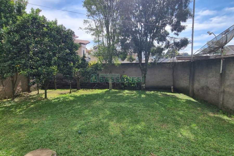 Casa com 320m², 8 dormitórios, 5 vagas, no bairro Bela Vista em Caxias do Sul para Comprar