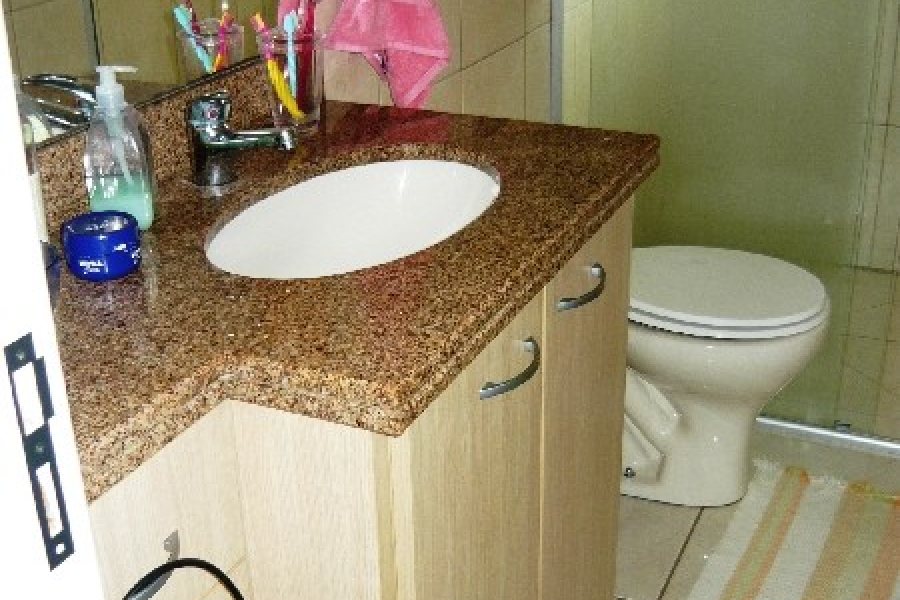 Casa com 320m², 8 dormitórios, 5 vagas, no bairro Bela Vista em Caxias do Sul para Comprar