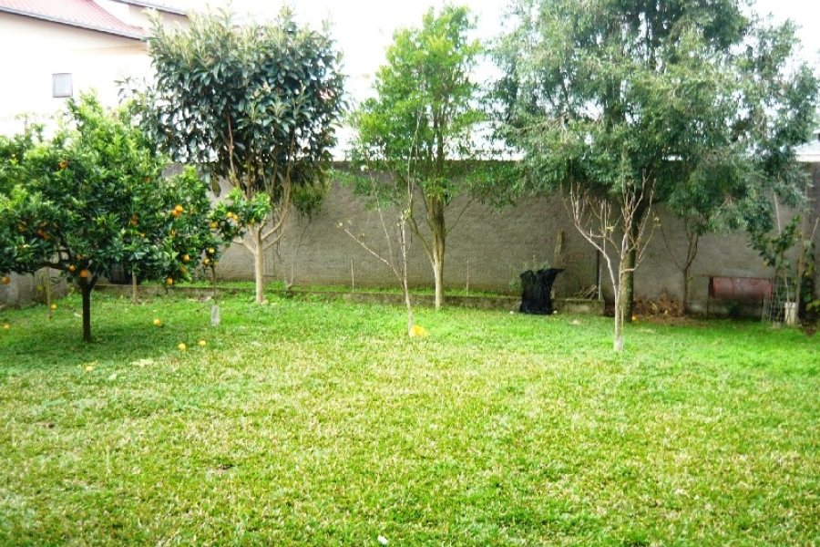 Casa com 320m², 8 dormitórios, 5 vagas, no bairro Bela Vista em Caxias do Sul para Comprar