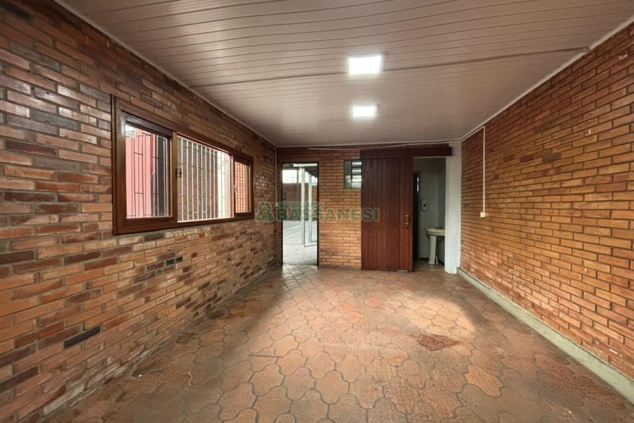 Pavilhão com 344m², no bairro Santa Catarina em Caxias do Sul para Alugar