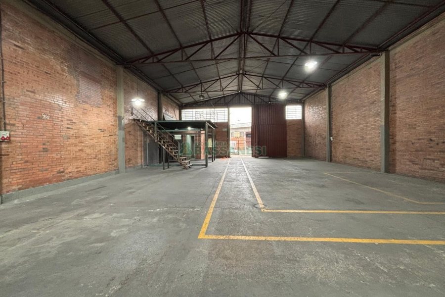 Pavilhão com 344m², no bairro Santa Catarina em Caxias do Sul para Alugar