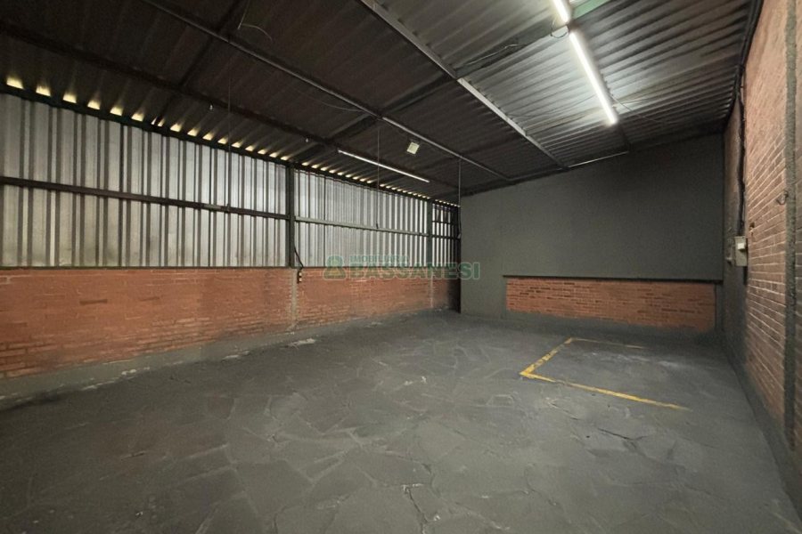 Pavilhão com 344m², no bairro Santa Catarina em Caxias do Sul para Alugar