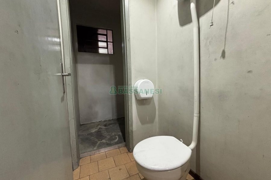 Pavilhão com 344m², no bairro Santa Catarina em Caxias do Sul para Alugar