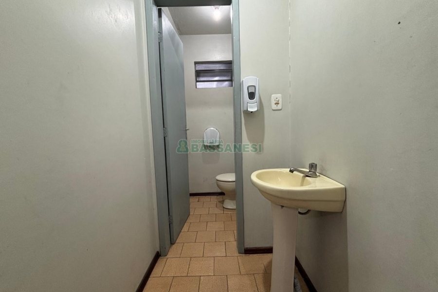 Pavilhão com 344m², no bairro Santa Catarina em Caxias do Sul para Alugar