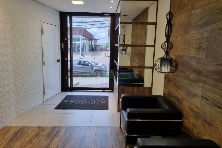 Sala com 64m², 1 vaga, no bairro Madureira em Caxias do Sul para Comprar