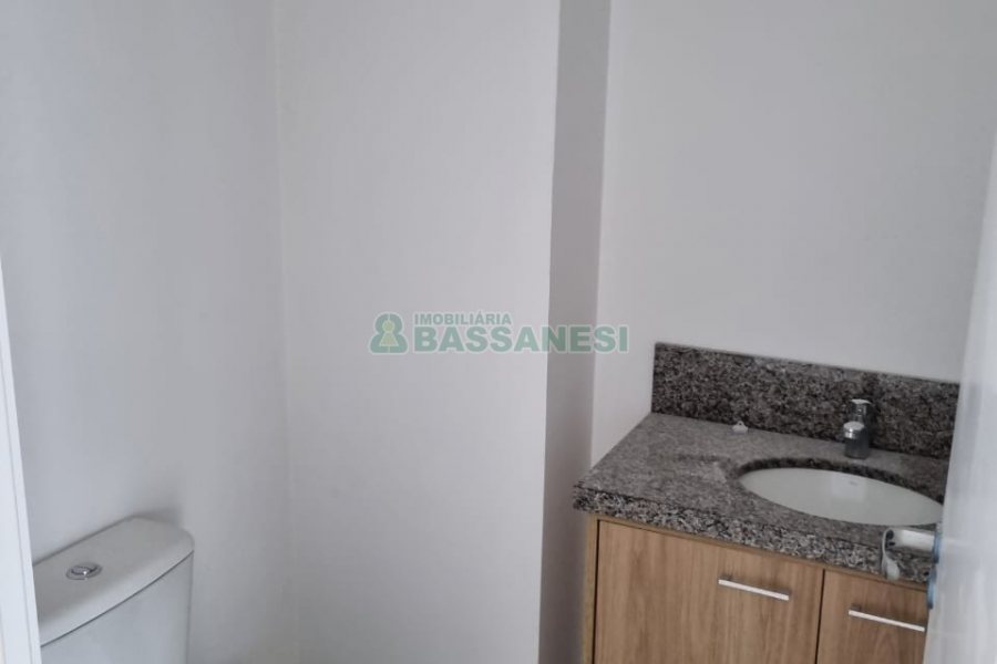 Sala com 64m², 1 vaga, no bairro Madureira em Caxias do Sul para Comprar
