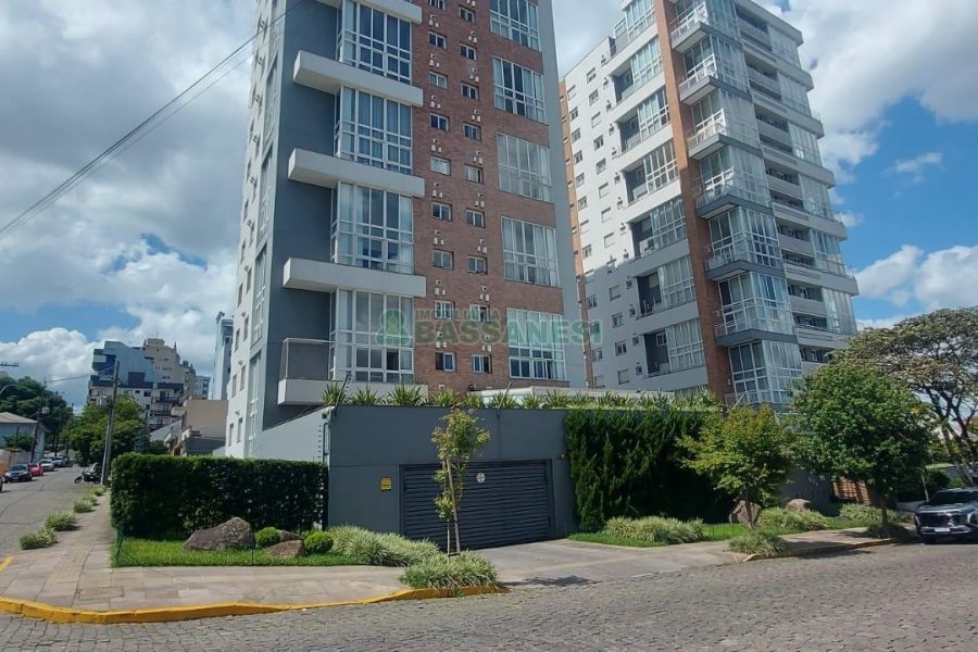 Apto Mobiliado com 107m², 3 dormitórios, 2 vagas, no bairro Panazzolo em Caxias do Sul para Alugar