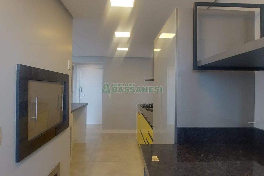 Apto Mobiliado com 107m², 3 dormitórios, 2 vagas, no bairro Panazzolo em Caxias do Sul para Alugar
